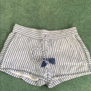 Vineyard vines lightweight shorts